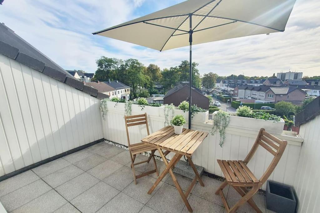 Modernes Und Ruhiges Appartement Mit Loggia Marl Bagian luar foto