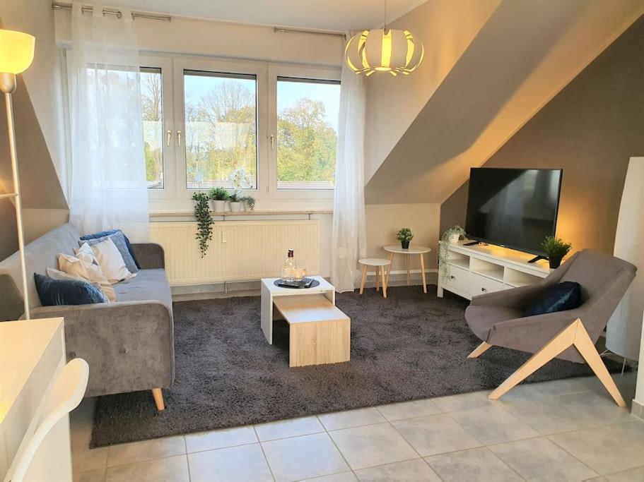 Modernes Und Ruhiges Appartement Mit Loggia Marl Bagian luar foto