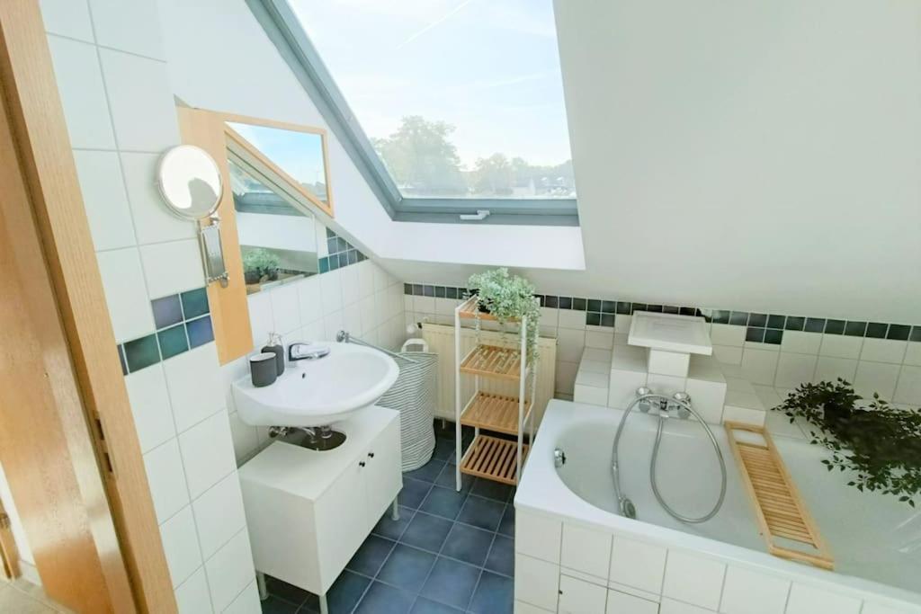 Modernes Und Ruhiges Appartement Mit Loggia Marl Bagian luar foto