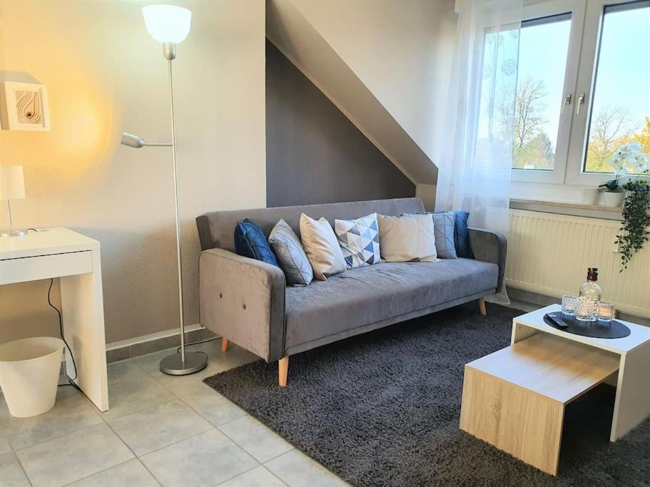 Modernes Und Ruhiges Appartement Mit Loggia Marl Bagian luar foto