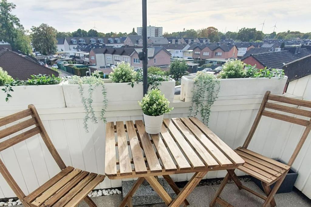 Modernes Und Ruhiges Appartement Mit Loggia Marl Bagian luar foto