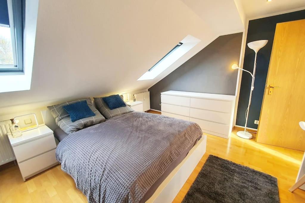 Modernes Und Ruhiges Appartement Mit Loggia Marl Bagian luar foto
