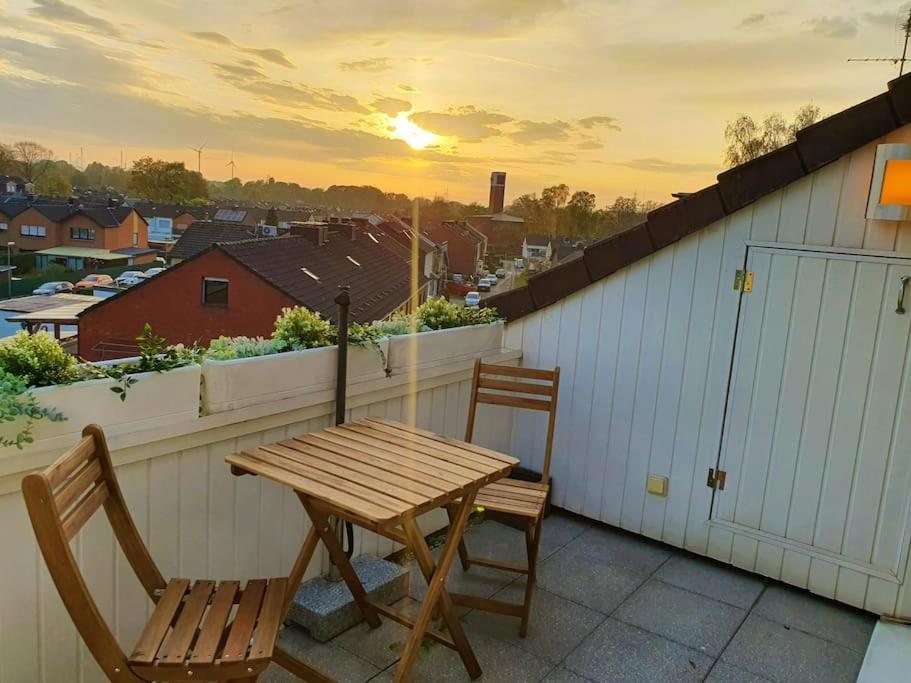 Modernes Und Ruhiges Appartement Mit Loggia Marl Bagian luar foto