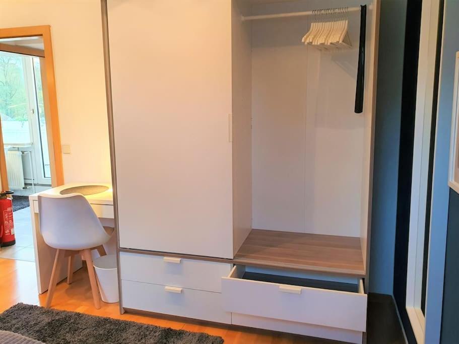 Modernes Und Ruhiges Appartement Mit Loggia Marl Bagian luar foto