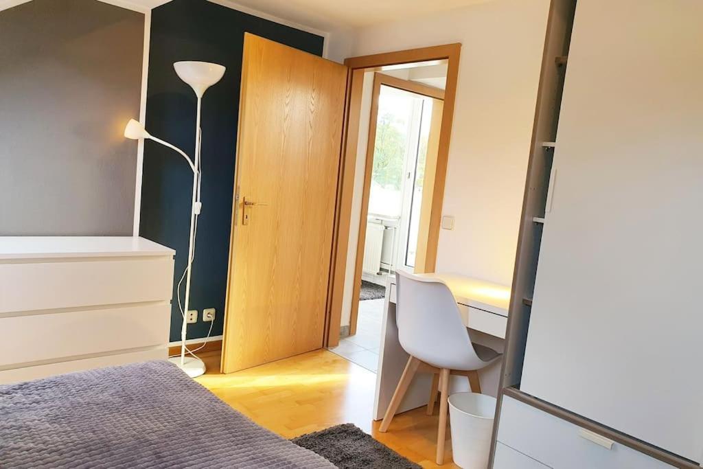 Modernes Und Ruhiges Appartement Mit Loggia Marl Bagian luar foto