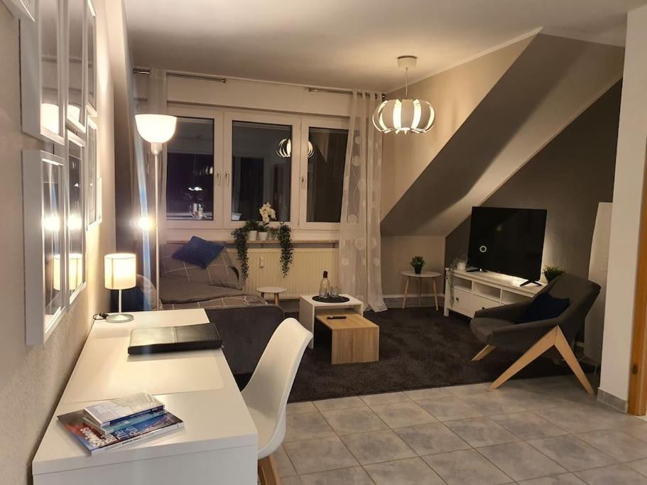 Modernes Und Ruhiges Appartement Mit Loggia Marl Bagian luar foto