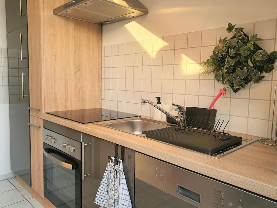 Modernes Und Ruhiges Appartement Mit Loggia Marl Bagian luar foto