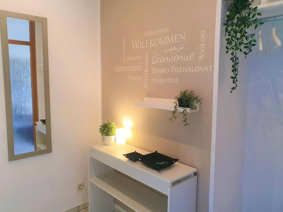 Modernes Und Ruhiges Appartement Mit Loggia Marl Bagian luar foto